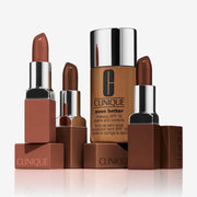 Clinique Labial Even Better Pop™ Colour Foundation 3.9 g - Farmacias Arrocha