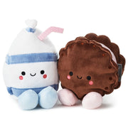 Hallmark Better Together Peluche magnético de leche y galletas, 6" - Farmacias Arrocha