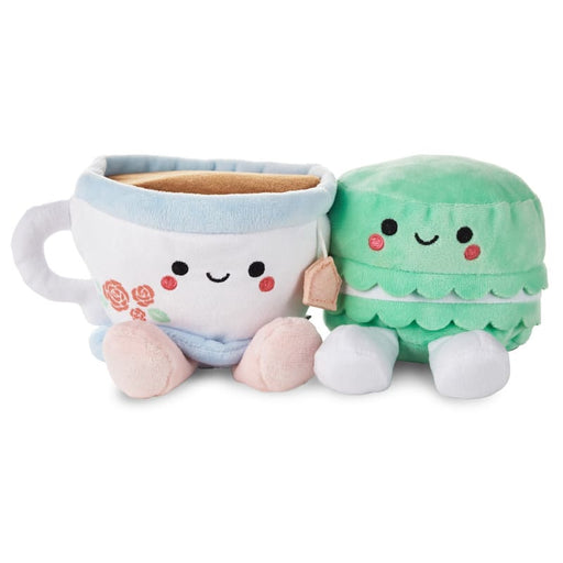 Better Together Par de peluches magnéticos con forma de taza de té y galleta de macarrón, 3,5" - Farmacias Arrocha