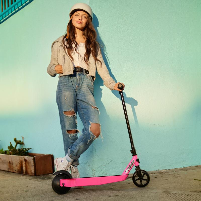 Razor Scooter Eléctrico E90 Black Label Rosado - Farmacias Arrocha