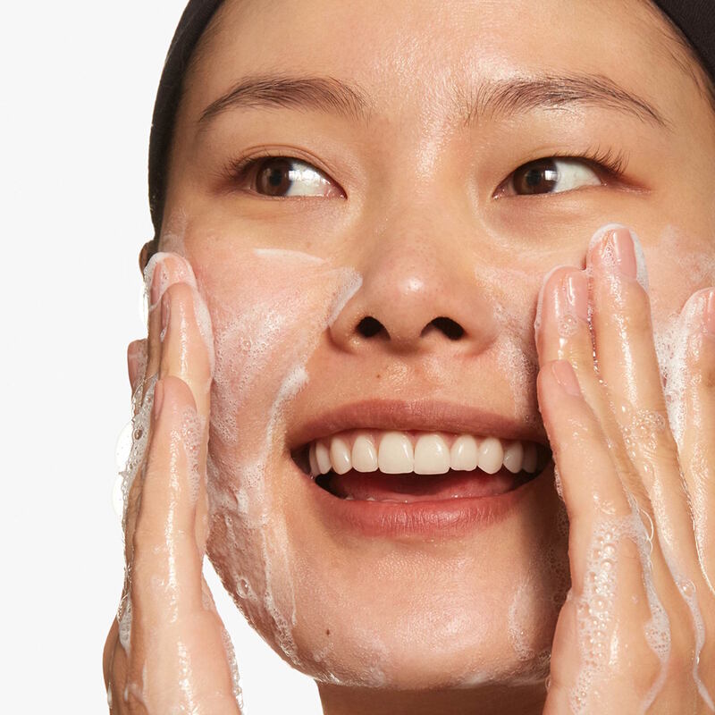 Clinique Gel Limpiador+Exfoliante All About Clean™ Anti - polución 150 ml - Farmacias Arrocha